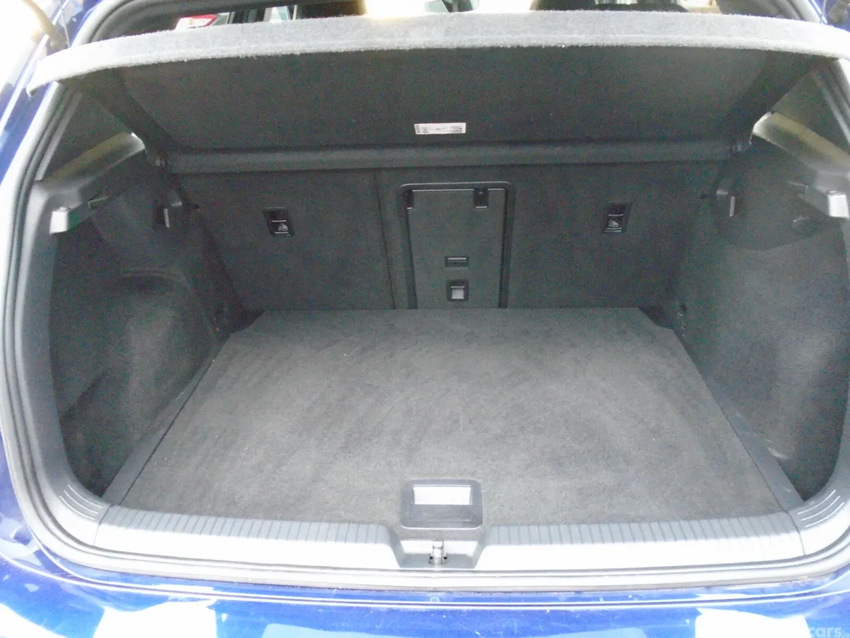 Volkswagen Golf Estate, Petrol, 2021, Blue