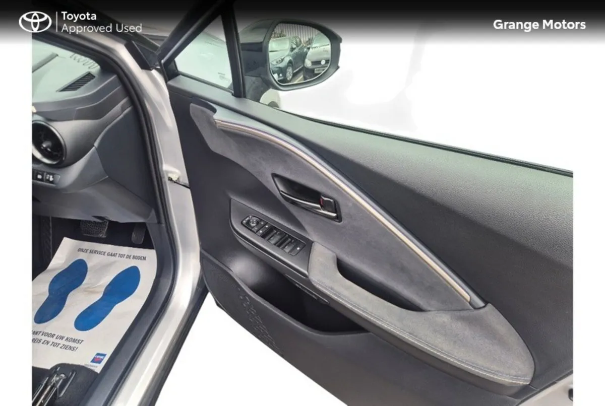 Toyota C-HR SUV, Petrol Hybrid, 2024, Silver