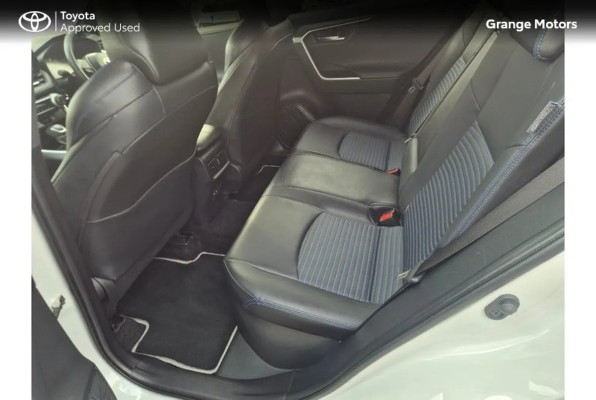 Toyota RAV4 SUV, Petrol Hybrid, 2023, White