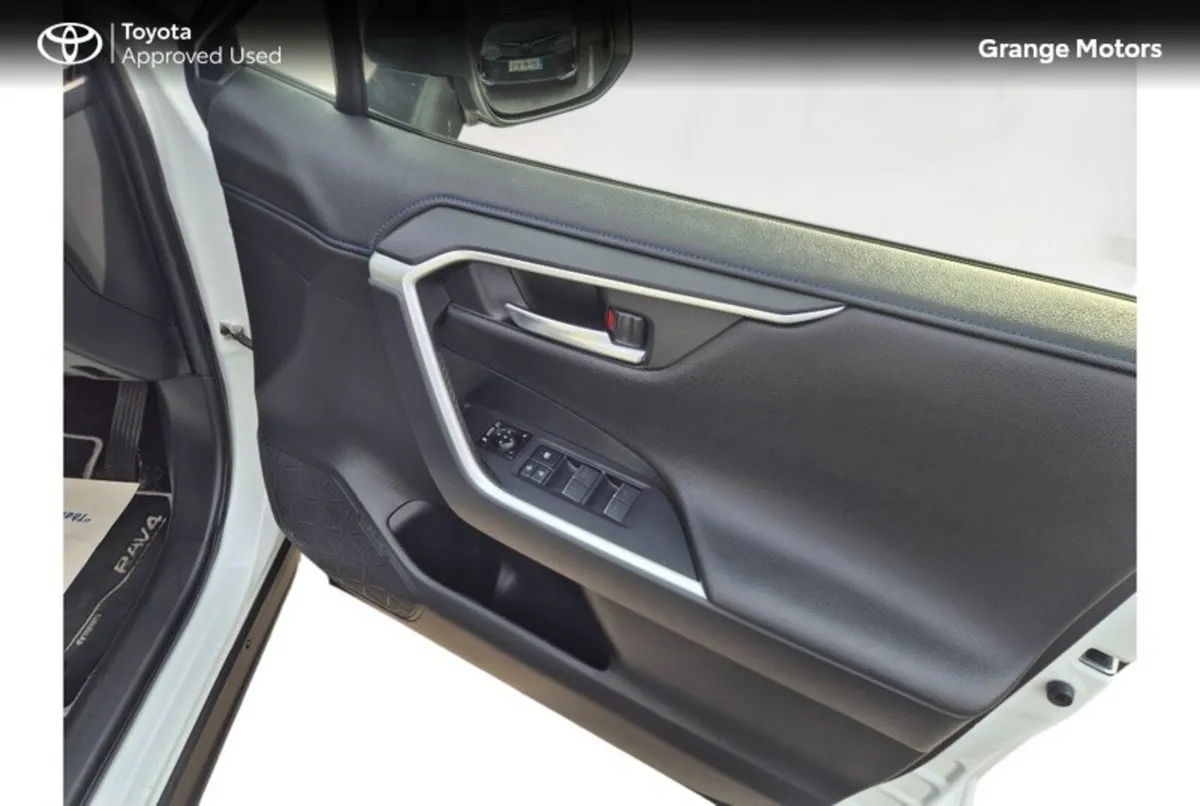 Toyota RAV4 SUV, Petrol Hybrid, 2023, White