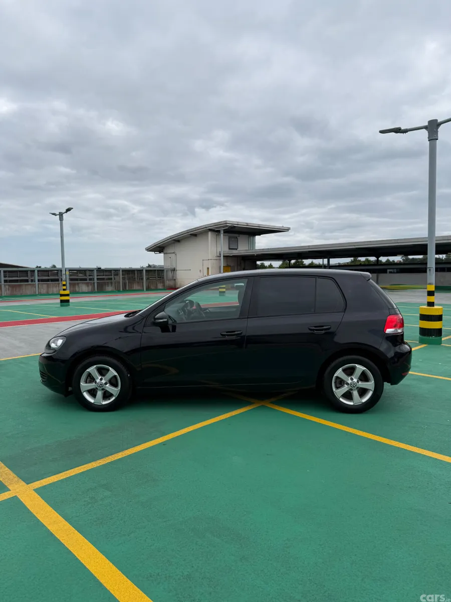 Volkswagen Polo Hatchback, Petrol, 2010, Black
