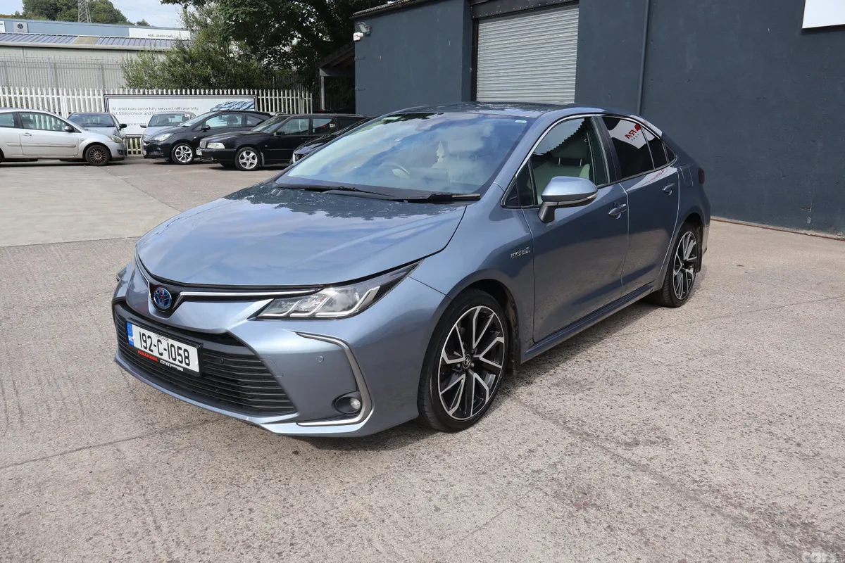Toyota Corolla Saloon, Petrol Hybrid, 2019, Grey