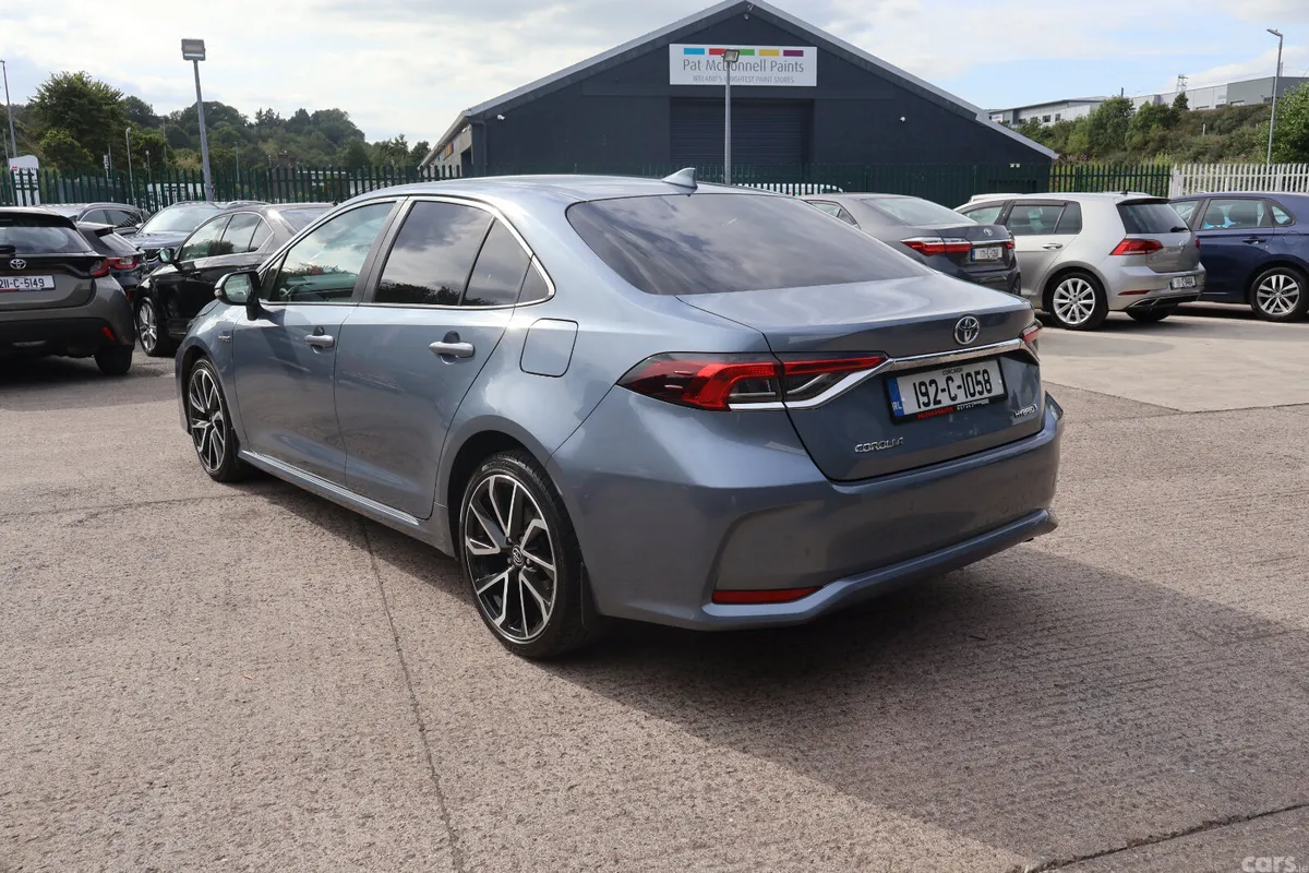 Toyota Corolla Saloon, Petrol Hybrid, 2019, Grey