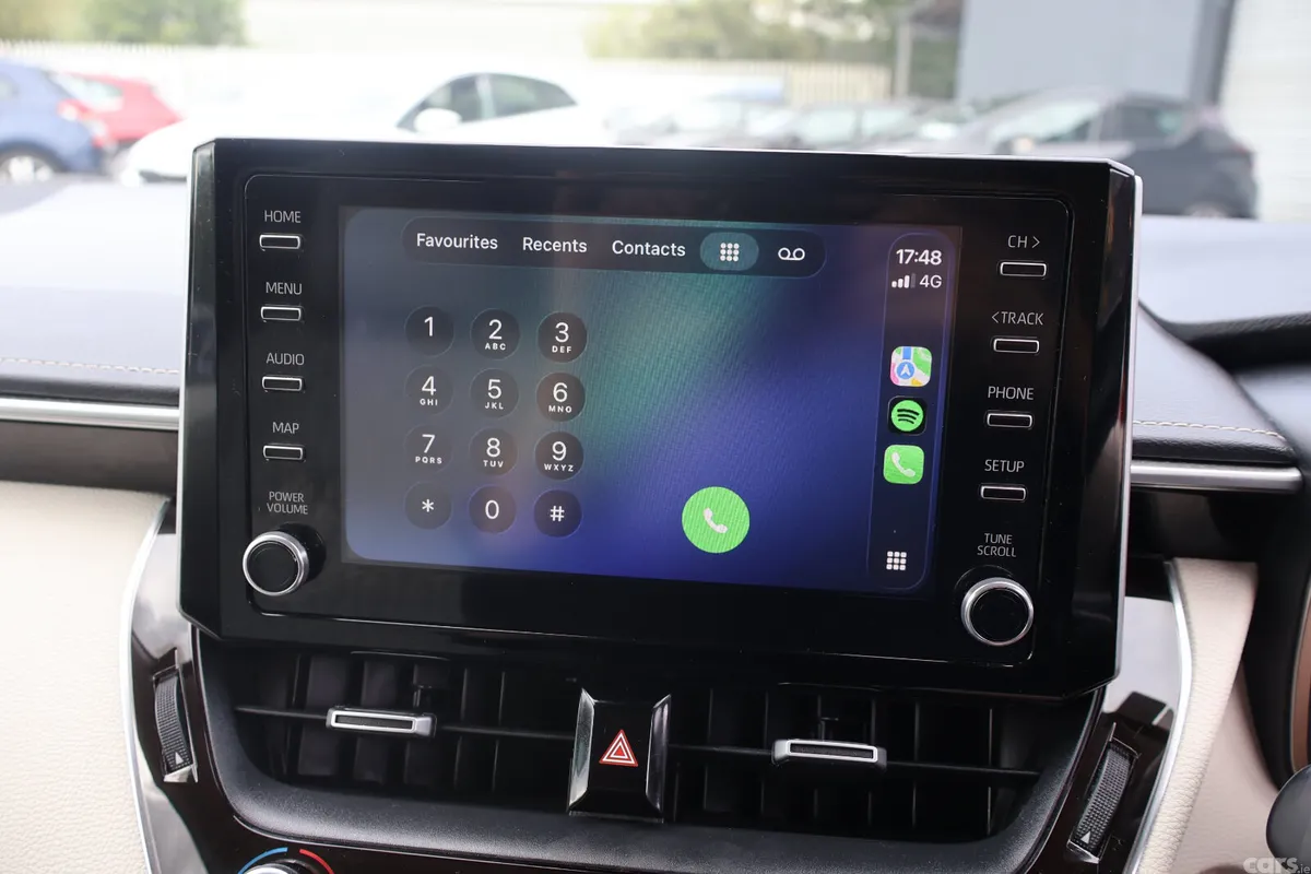 Toyota Corolla Saloon, Petrol Hybrid, 2019, Grey