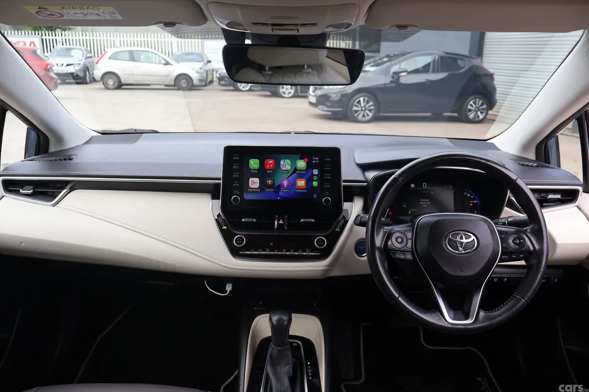 Toyota Corolla Saloon, Petrol Hybrid, 2019, Grey