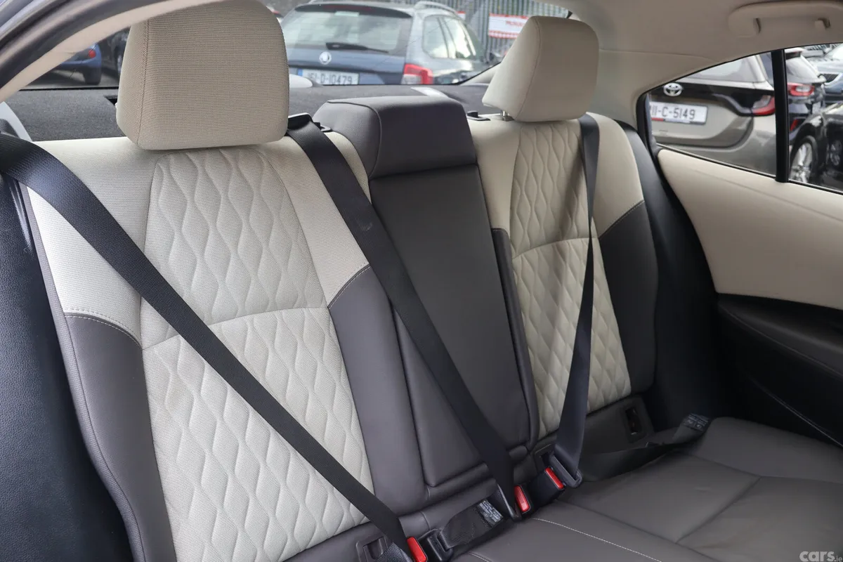Toyota Corolla Saloon, Petrol Hybrid, 2019, Grey