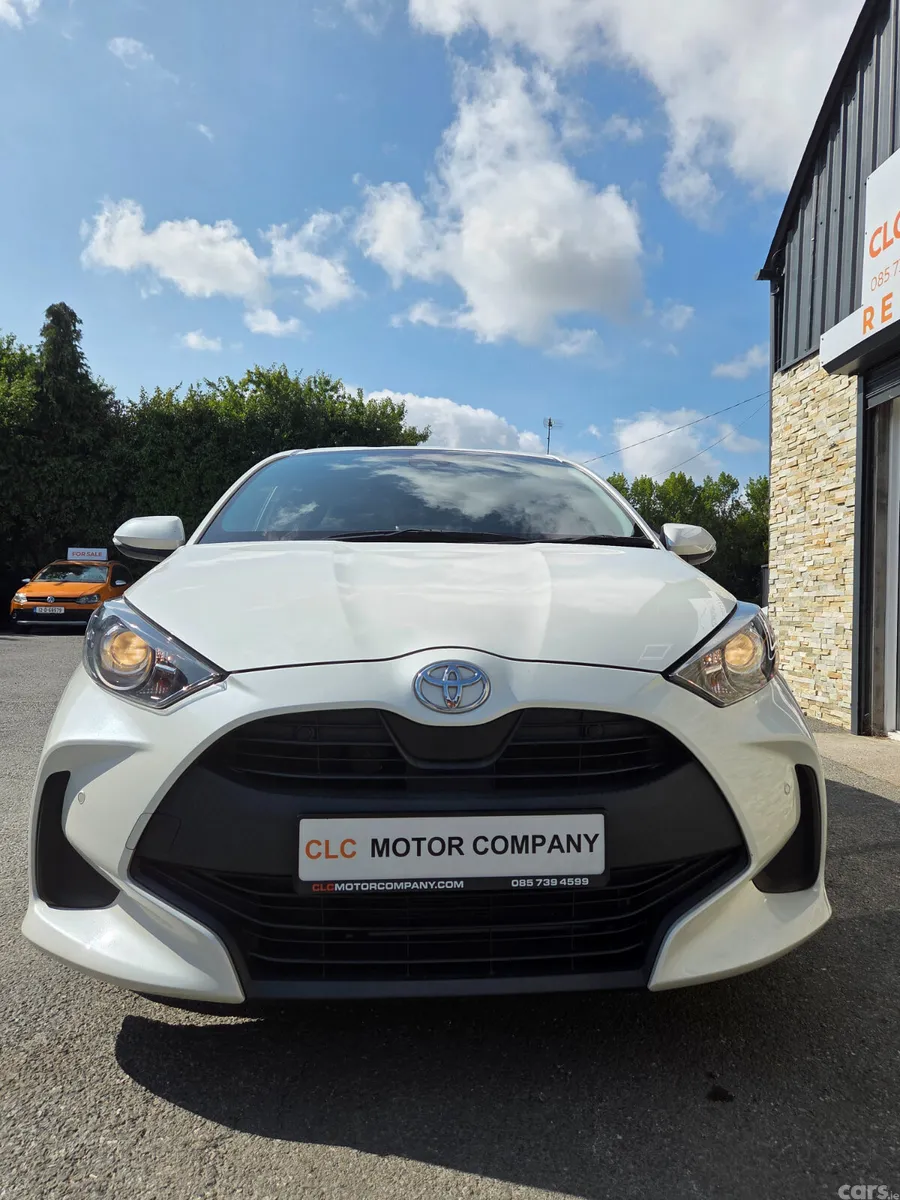 Toyota Yaris Hatchback, Petrol, 2021, White