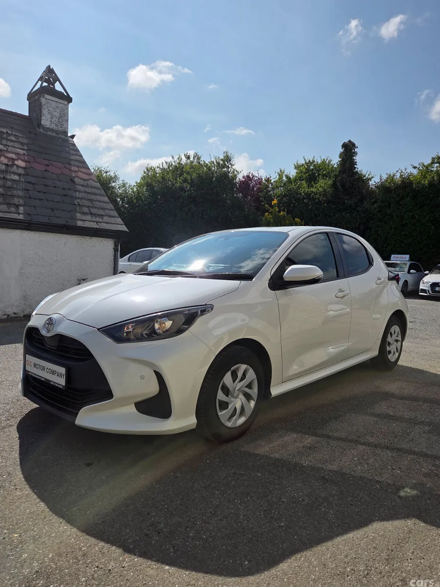Toyota Yaris Hatchback, Petrol, 2021, White