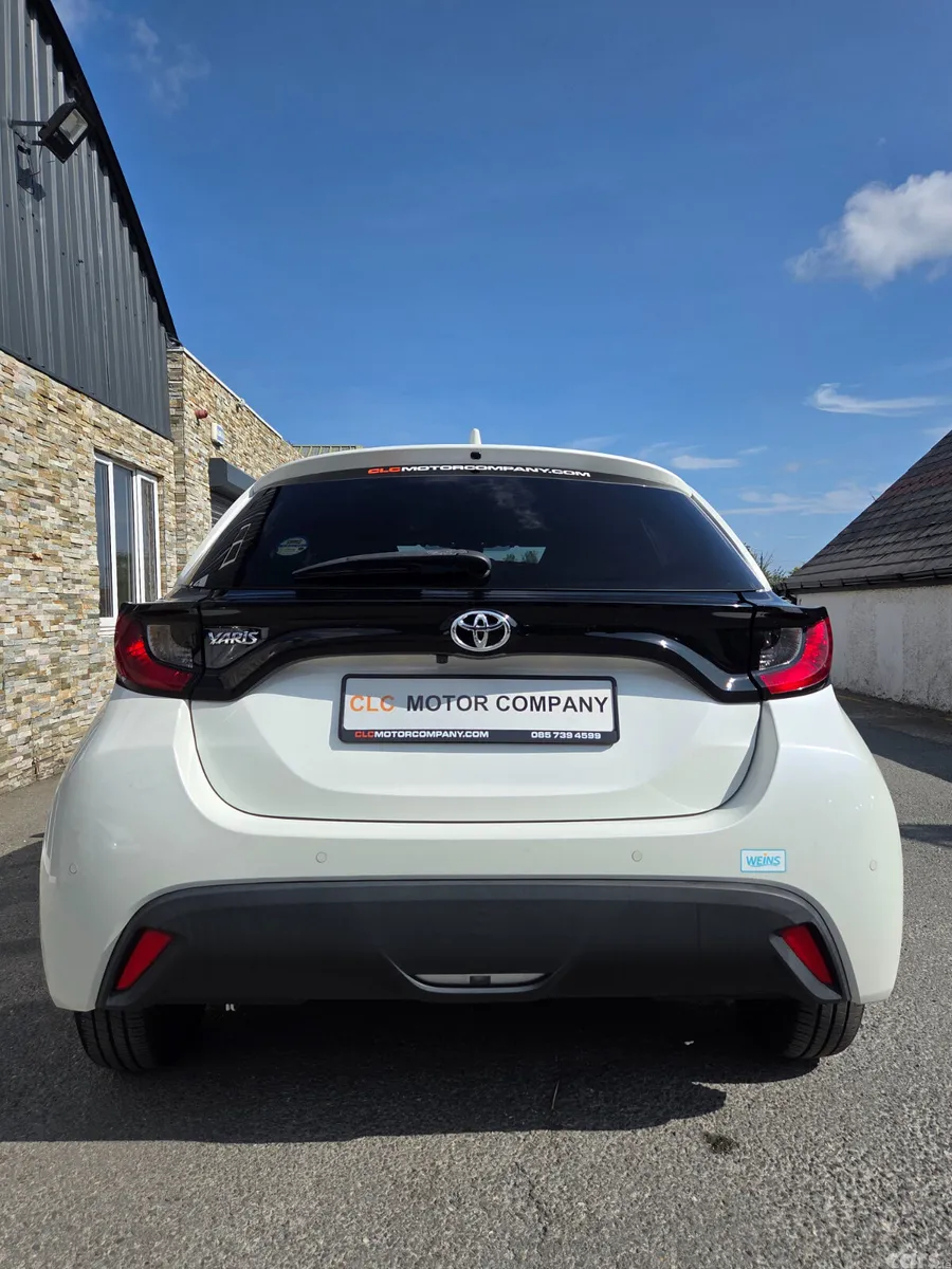 Toyota Yaris Hatchback, Petrol, 2021, White