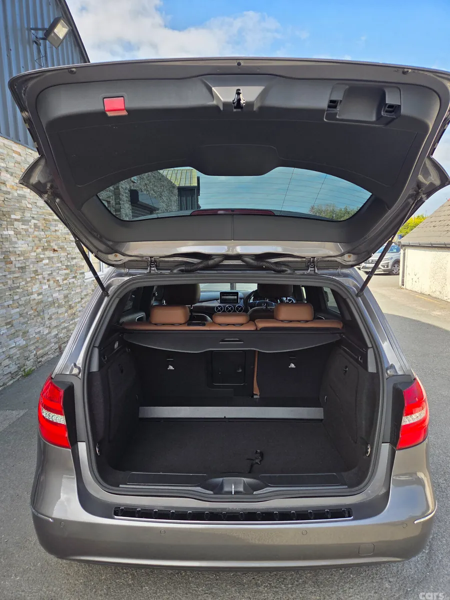 Mercedes-Benz B-Class Hatchback, Petrol, 2013, Grey