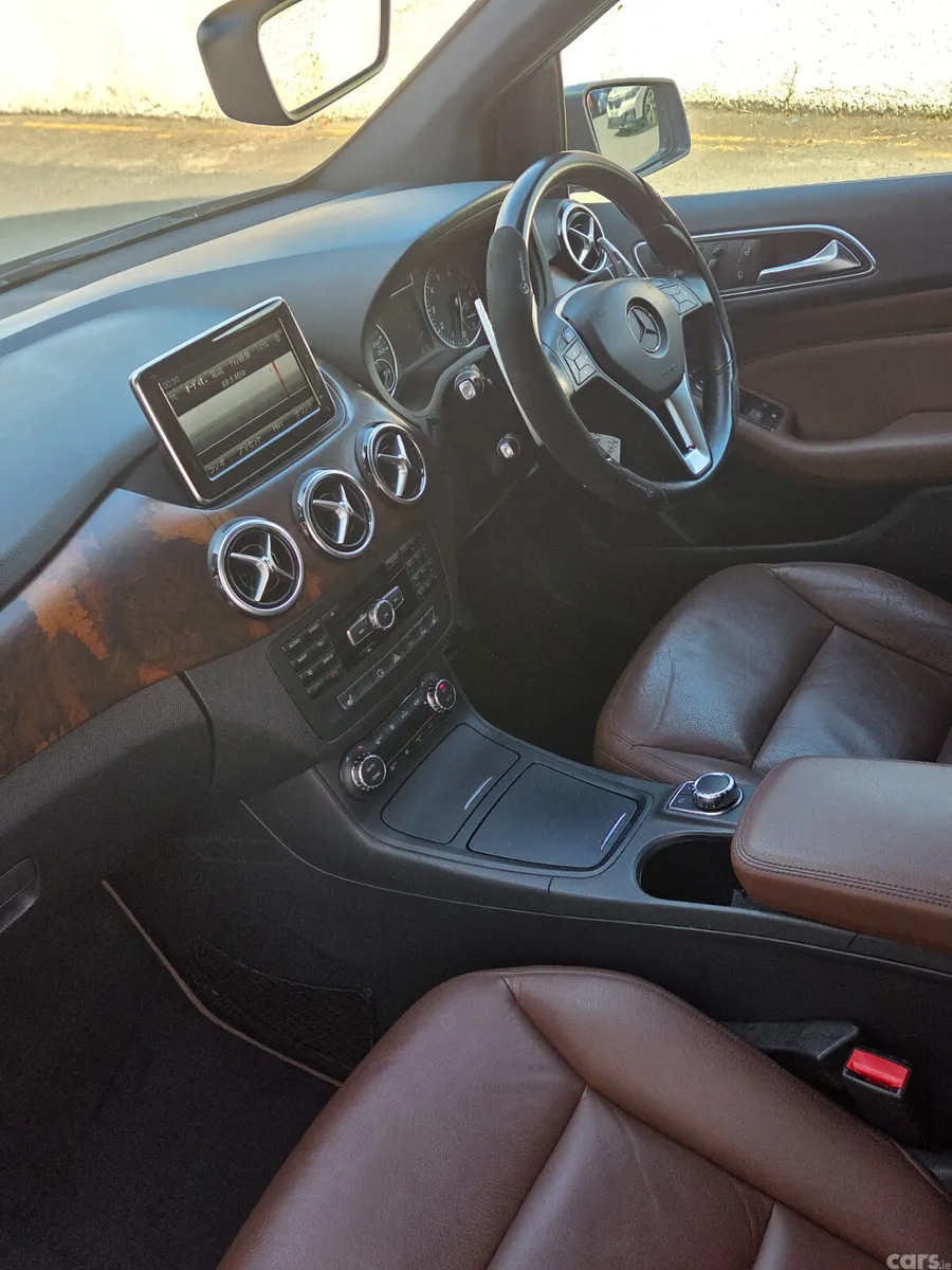Mercedes-Benz B-Class Hatchback, Petrol, 2013, Grey