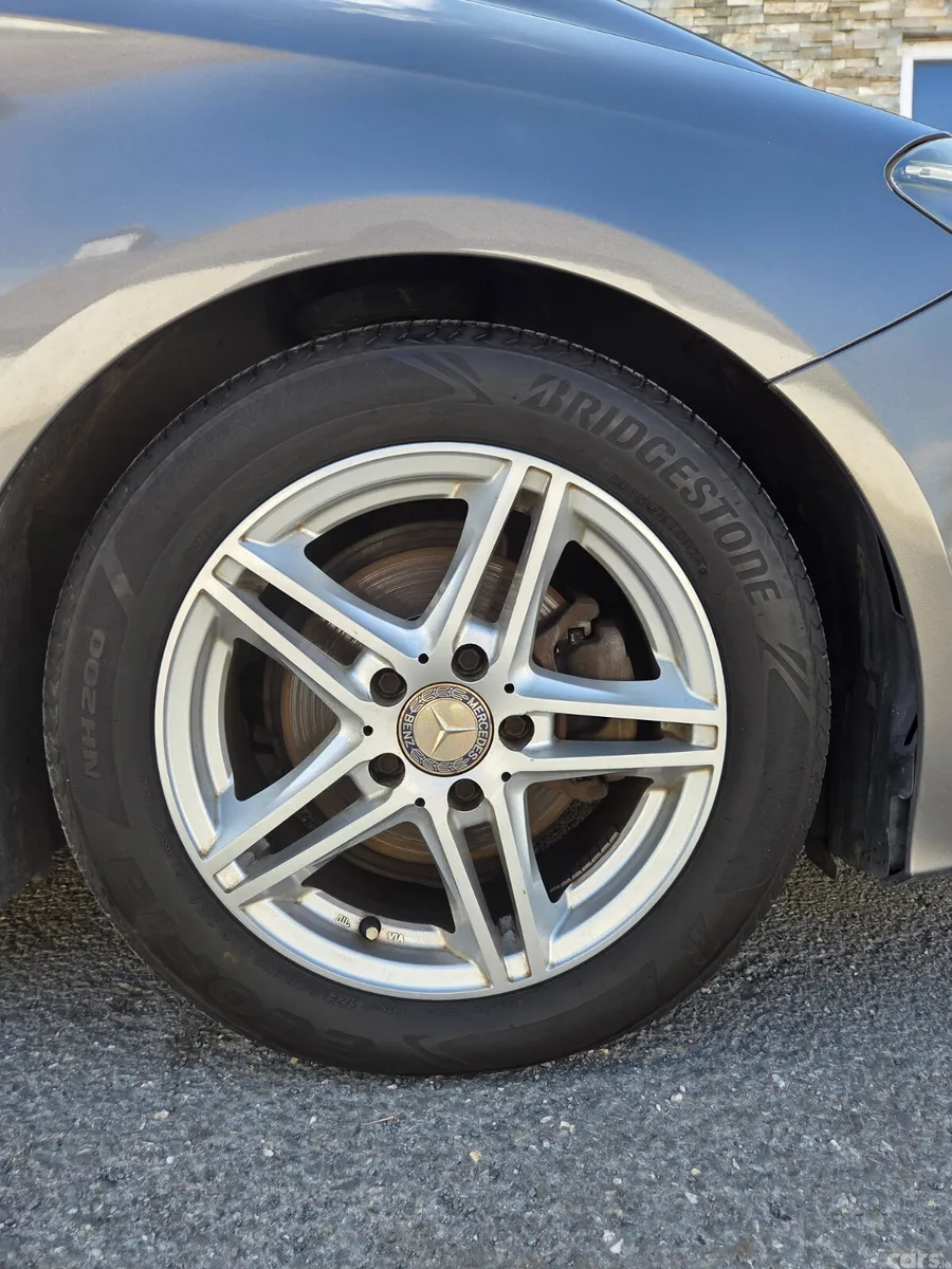 Mercedes-Benz B-Class Hatchback, Petrol, 2013, Grey