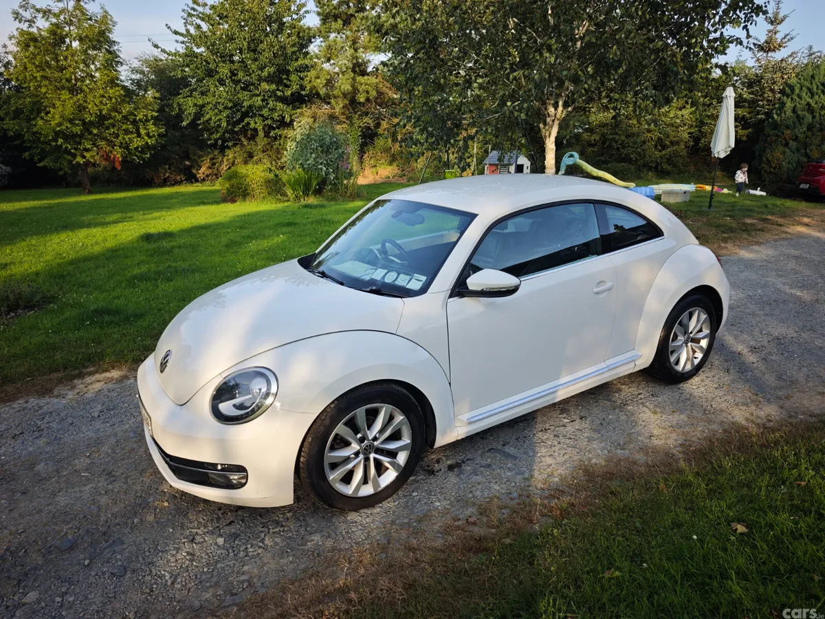Volkswagen Beetle Hatchback, Petrol, 2012, White