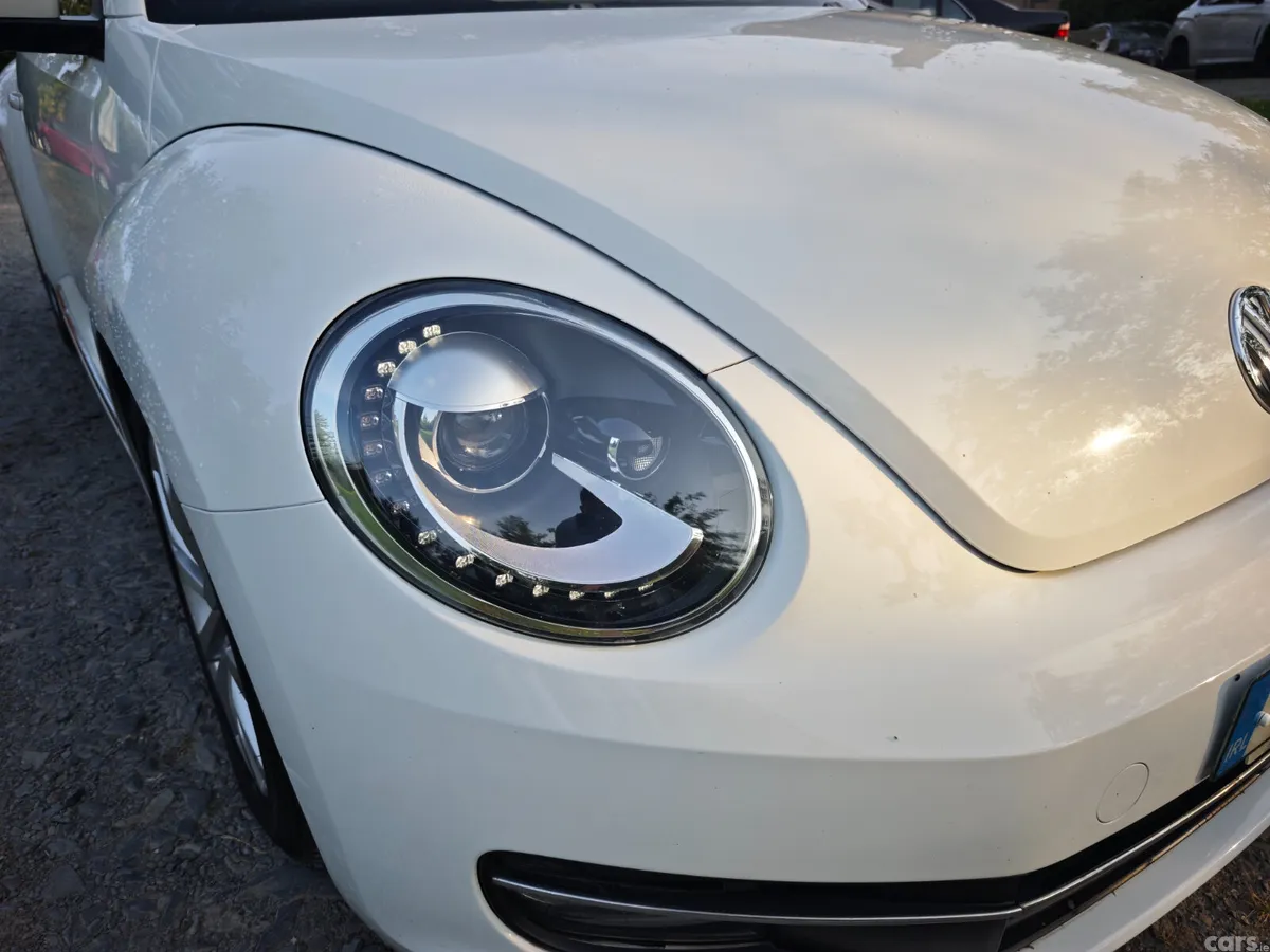 Volkswagen Beetle Hatchback, Petrol, 2012, White