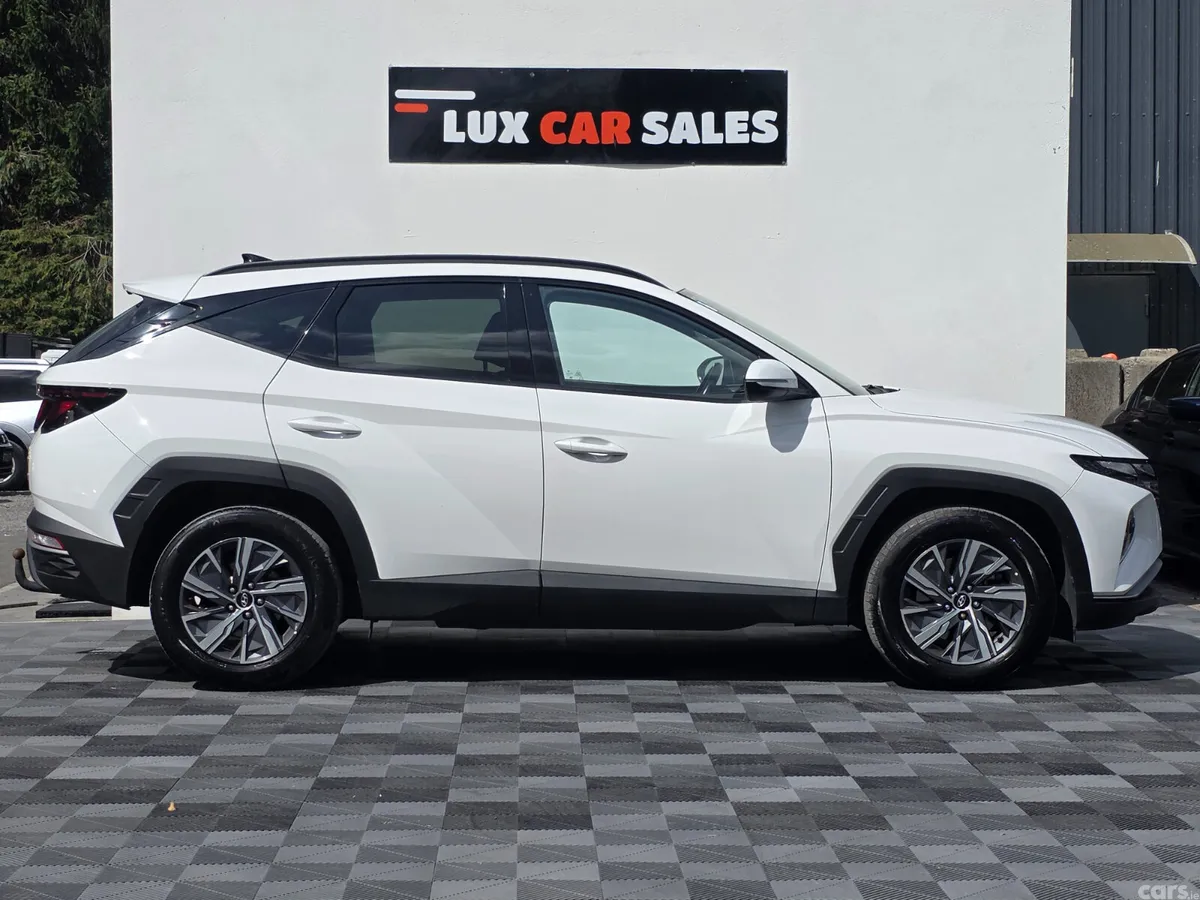 Hyundai Tucson SUV, Petrol Hybrid, 2023, White