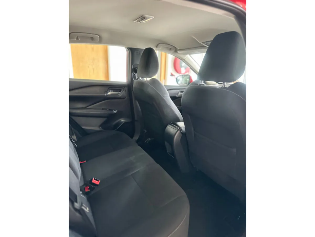 Nissan Qashqai MPV, Petrol, 2022, Red