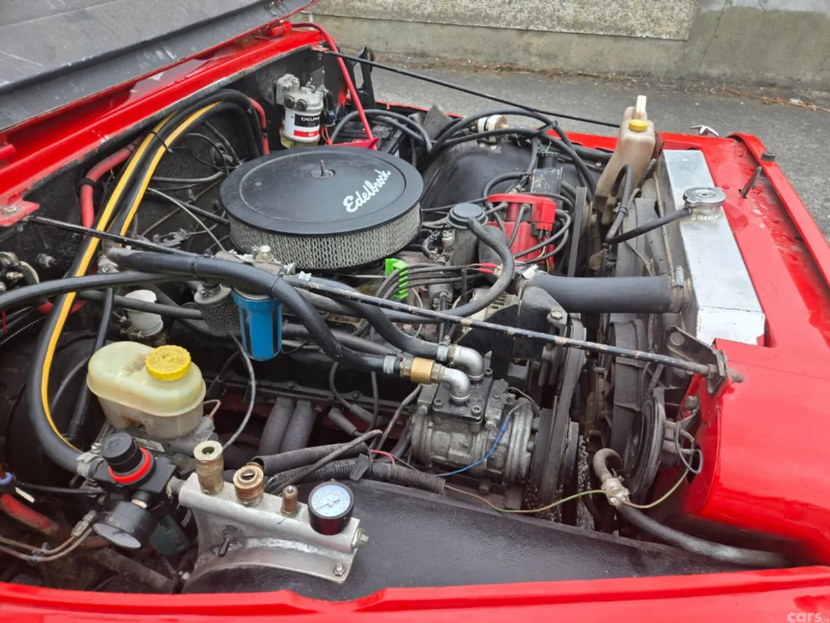 Jeep Renegade SUV, Petrol, 1975, Red