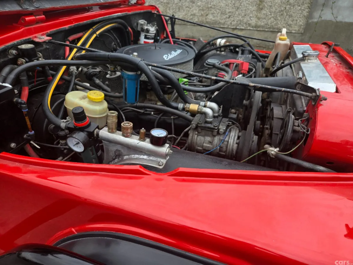 Jeep Renegade SUV, Petrol, 1975, Red