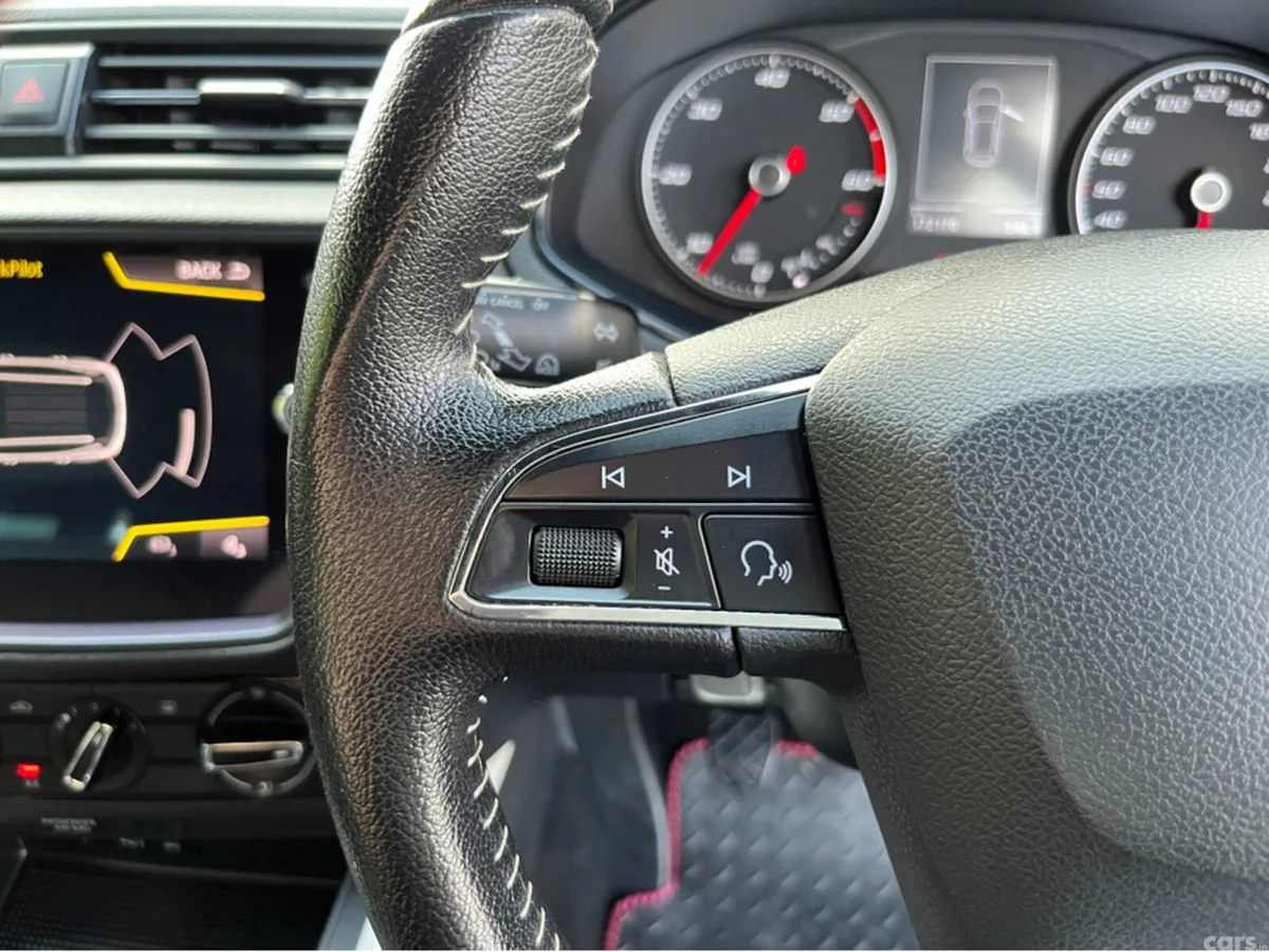 SEAT Arona SUV, Diesel, 2018, Red