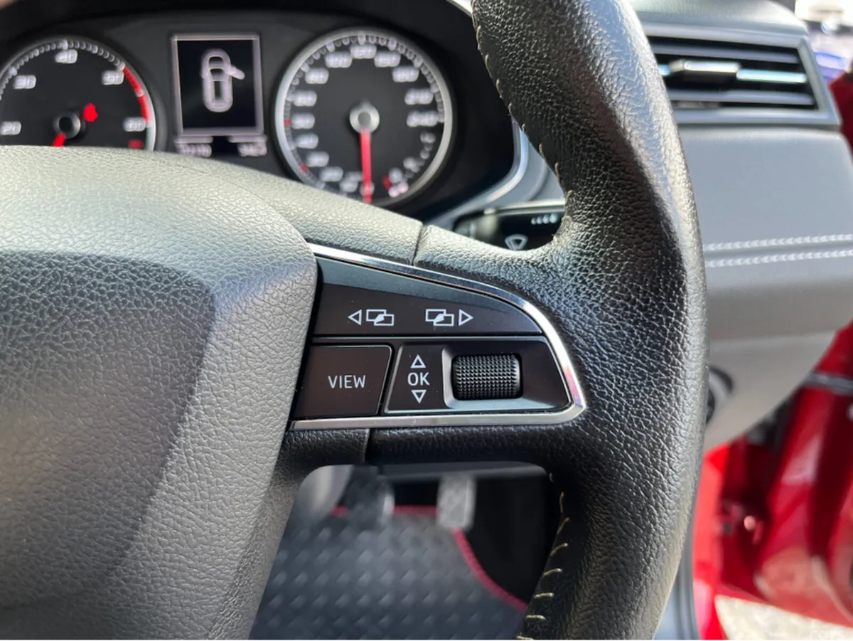 SEAT Arona SUV, Diesel, 2018, Red