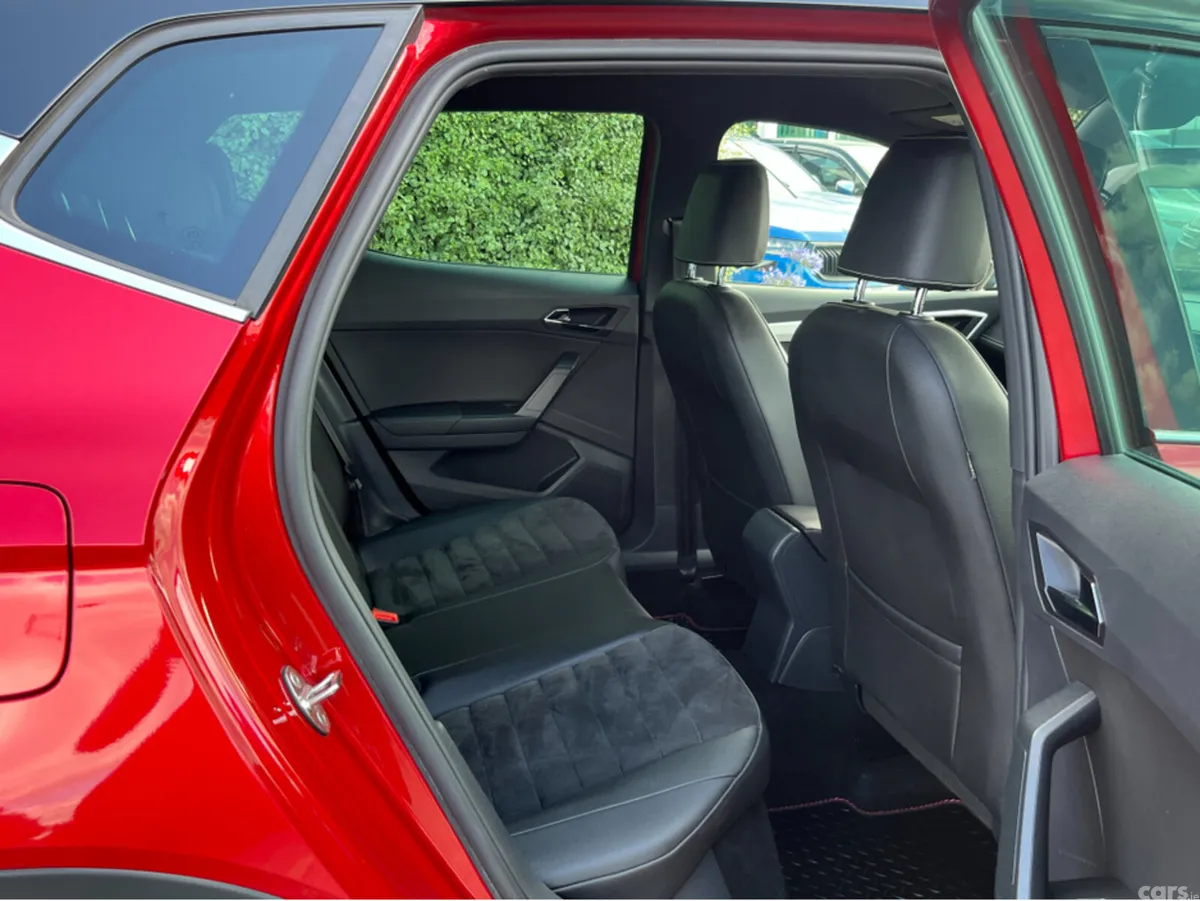 SEAT Arona SUV, Diesel, 2018, Red