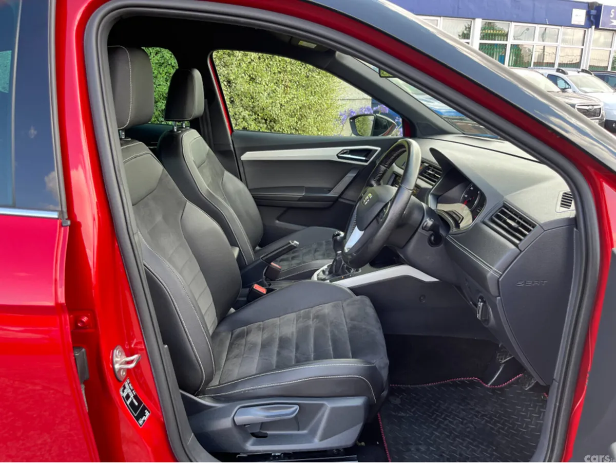 SEAT Arona SUV, Diesel, 2018, Red