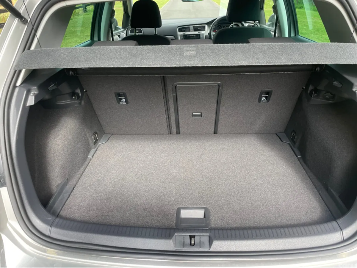 Volkswagen Golf Hatchback, Petrol, 2016, Silver