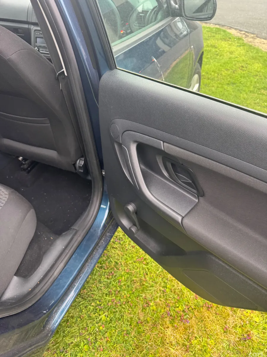 Skoda Fabia Hatchback, Diesel, 2012, Blue