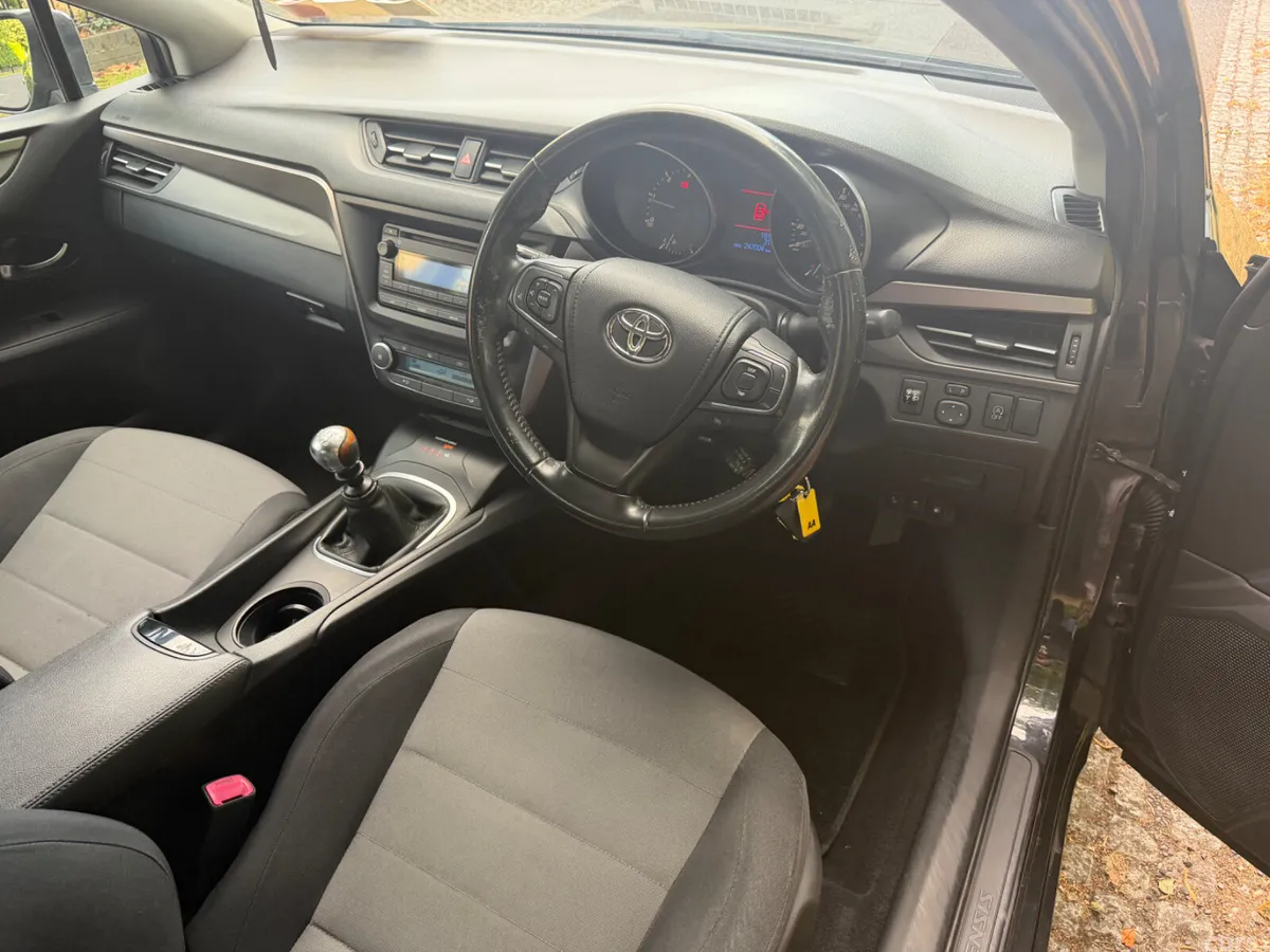 Toyota Avensis Saloon, Diesel, 2017, Black