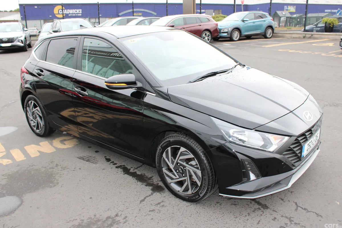 Hyundai i20 Hatchback, Petrol, 2025, Black
