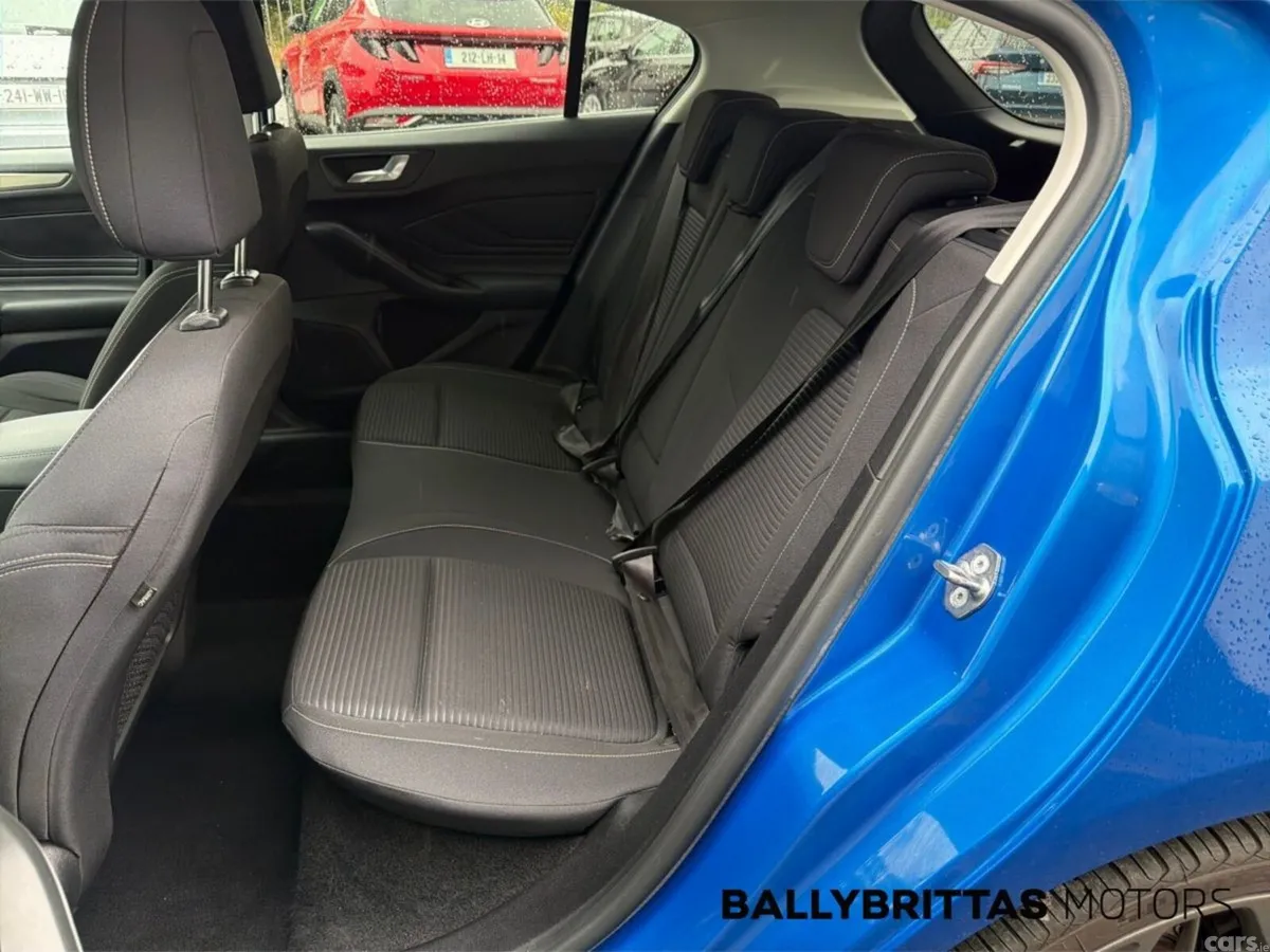 Ford Focus Hatchback, Diesel, 2020, Blue