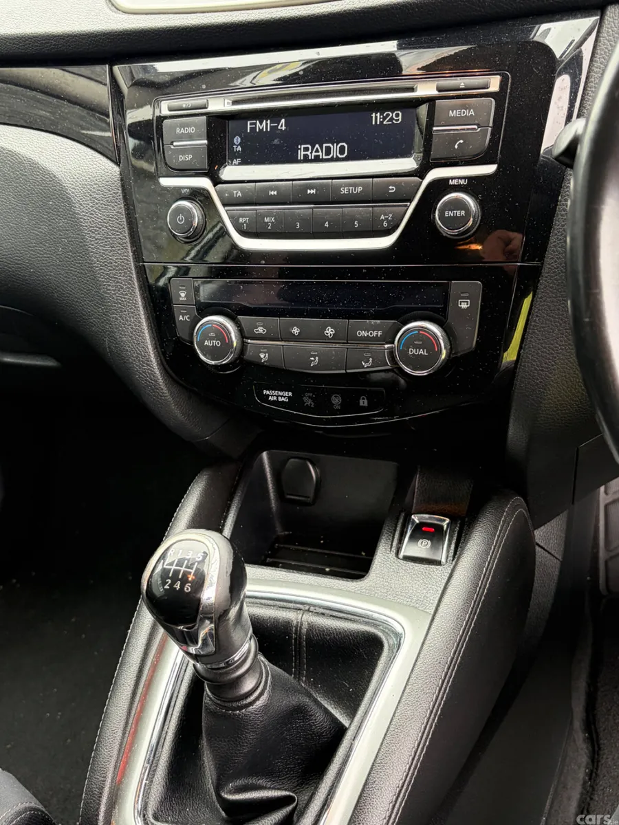 Nissan Qashqai Hatchback, Diesel, 2014, White
