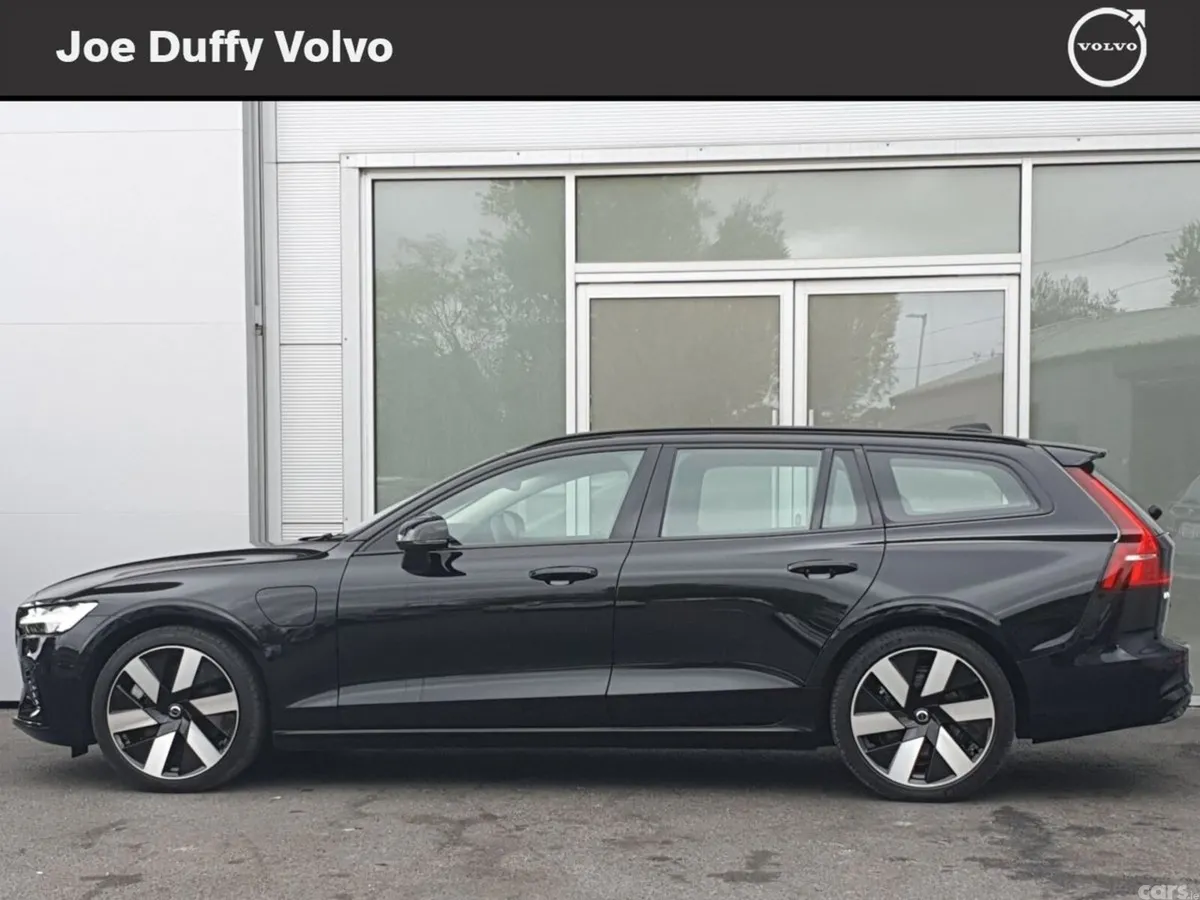 Volvo V60 Estate, Petrol Plug-in Hybrid, 2025, Black