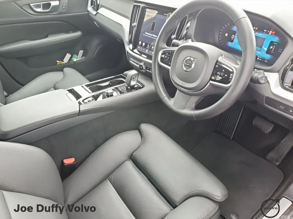 Volvo V60 Estate, Petrol Plug-in Hybrid, 2025, Black