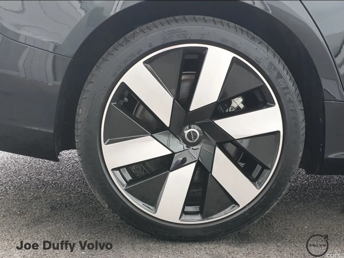 Volvo V60 Estate, Petrol Plug-in Hybrid, 2025, Black
