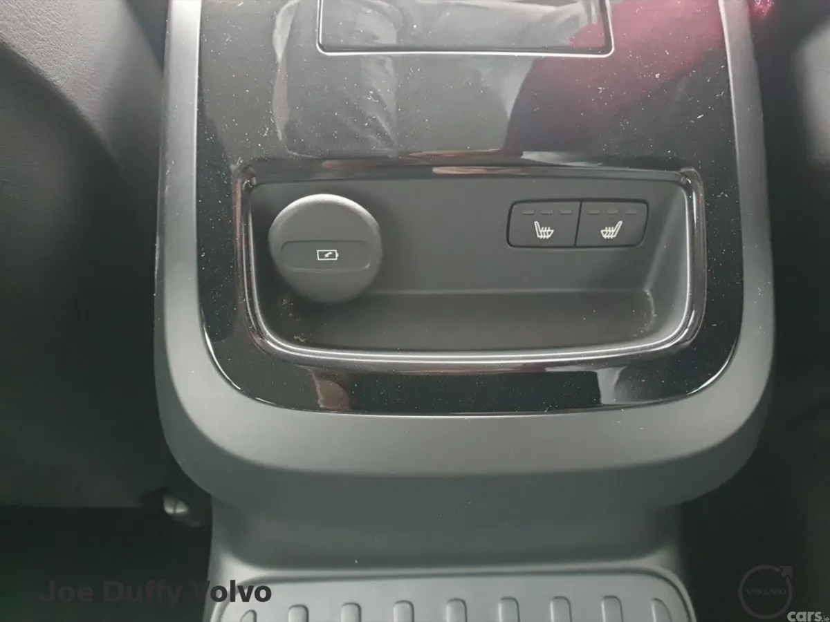 Volvo V60 Estate, Petrol Plug-in Hybrid, 2025, Black
