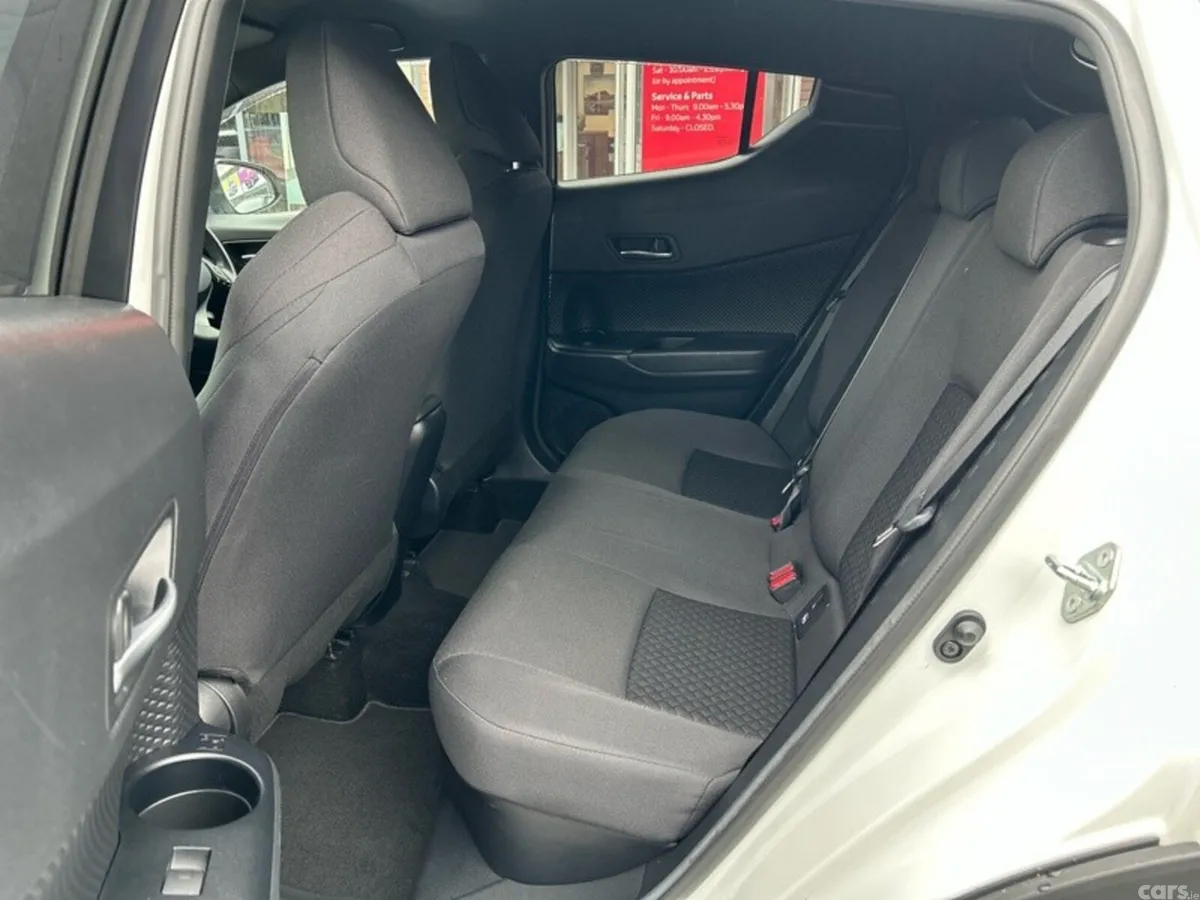 Toyota C-HR SUV, Petrol Hybrid, 2023, White