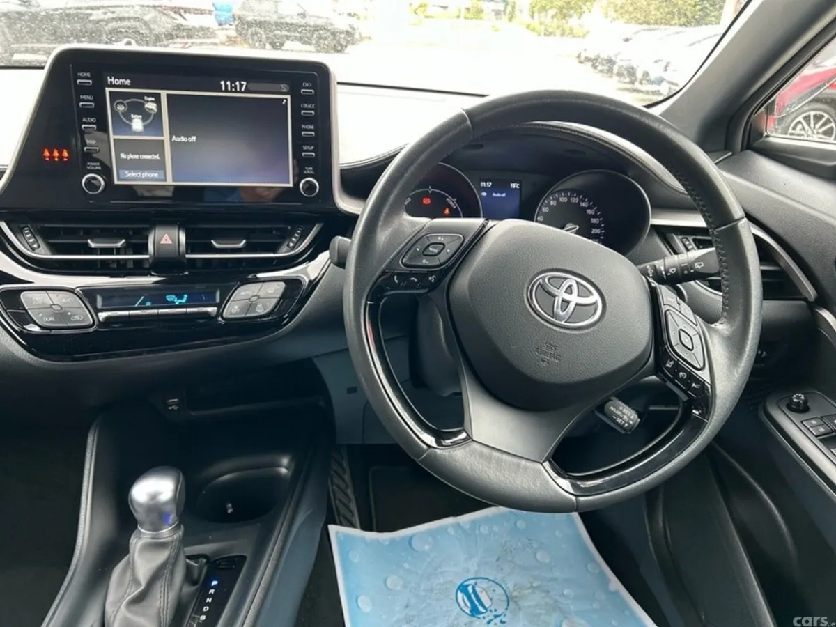 Toyota C-HR SUV, Petrol Hybrid, 2023, White
