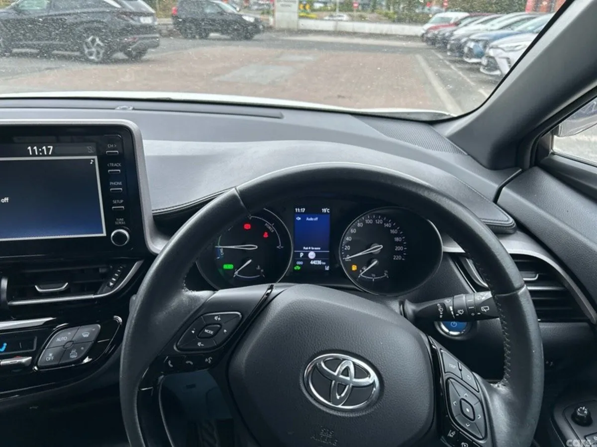 Toyota C-HR SUV, Petrol Hybrid, 2023, White