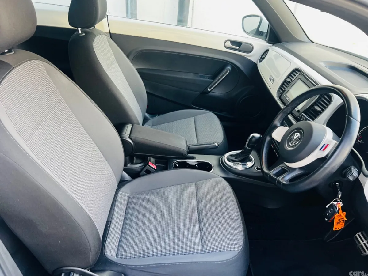 Volkswagen Beetle Hatchback, Petrol, 2013, White