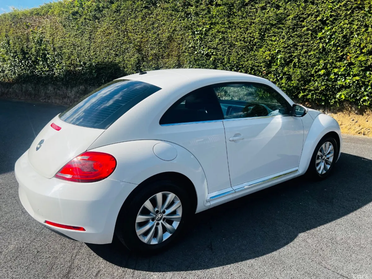 Volkswagen Beetle Hatchback, Petrol, 2013, White