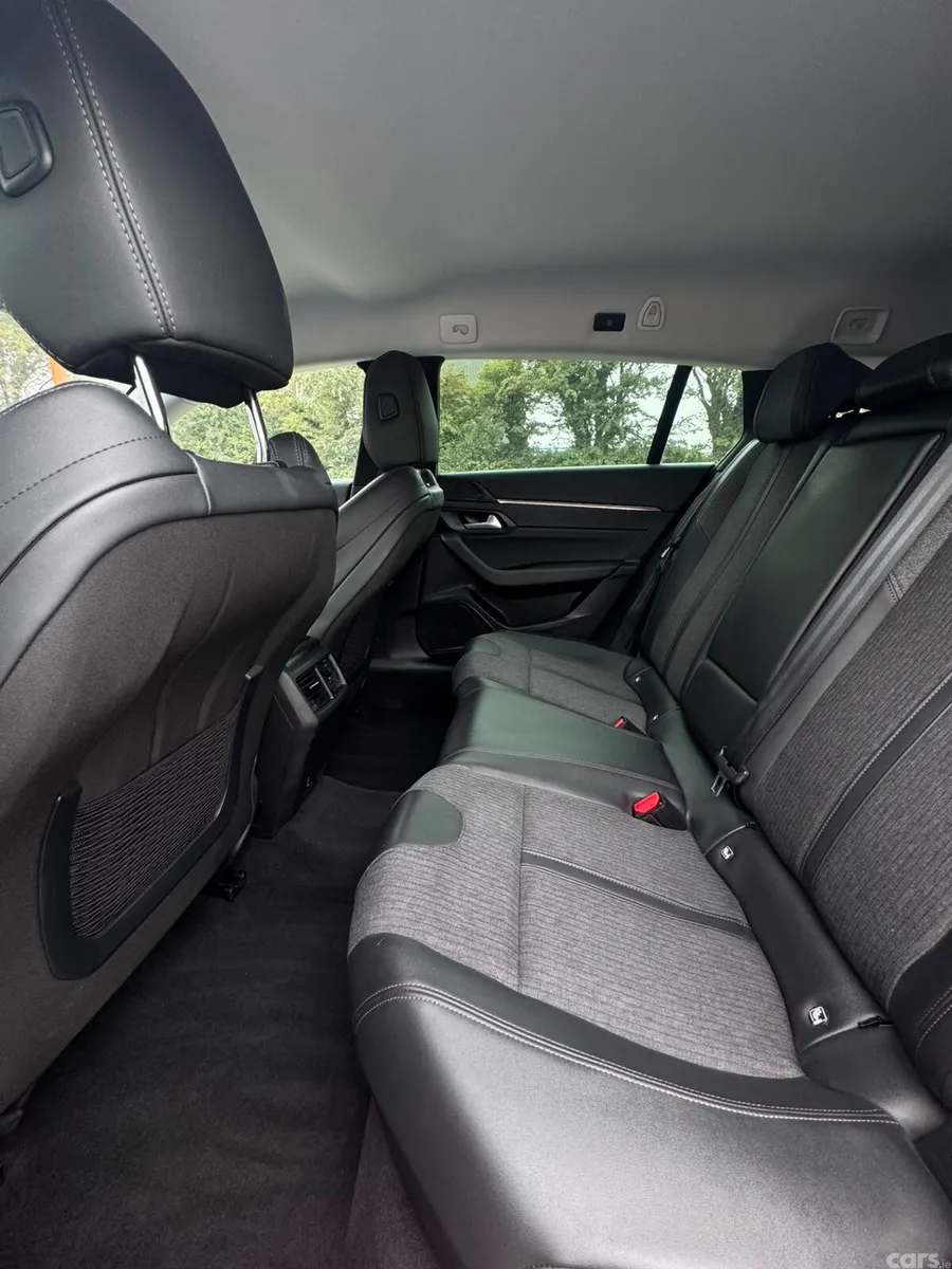 Peugeot 508 Estate/Jeep, Petrol Plug-in Hybrid, 2022, Red