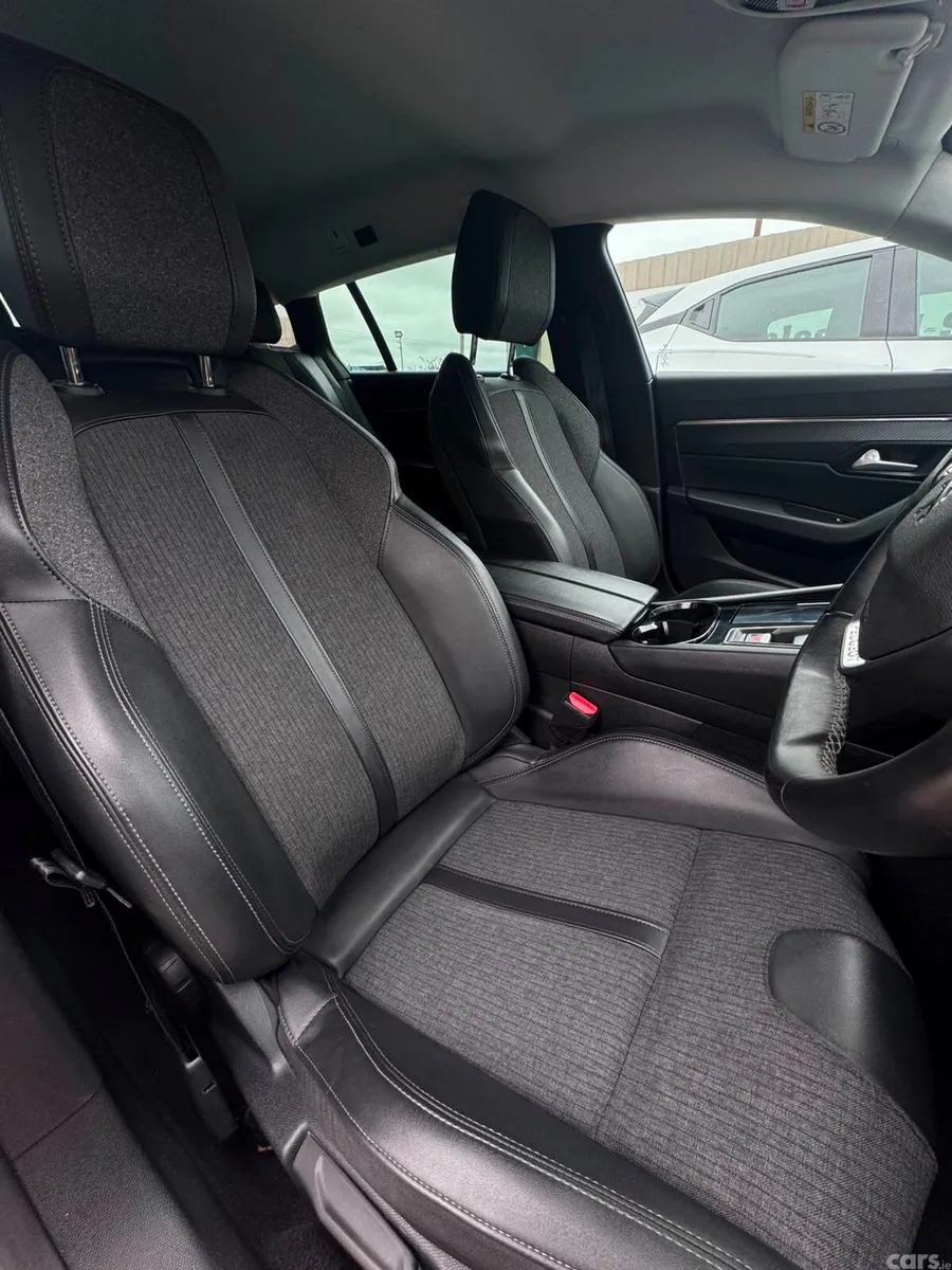 Peugeot 508 Estate/Jeep, Petrol Plug-in Hybrid, 2022, Red