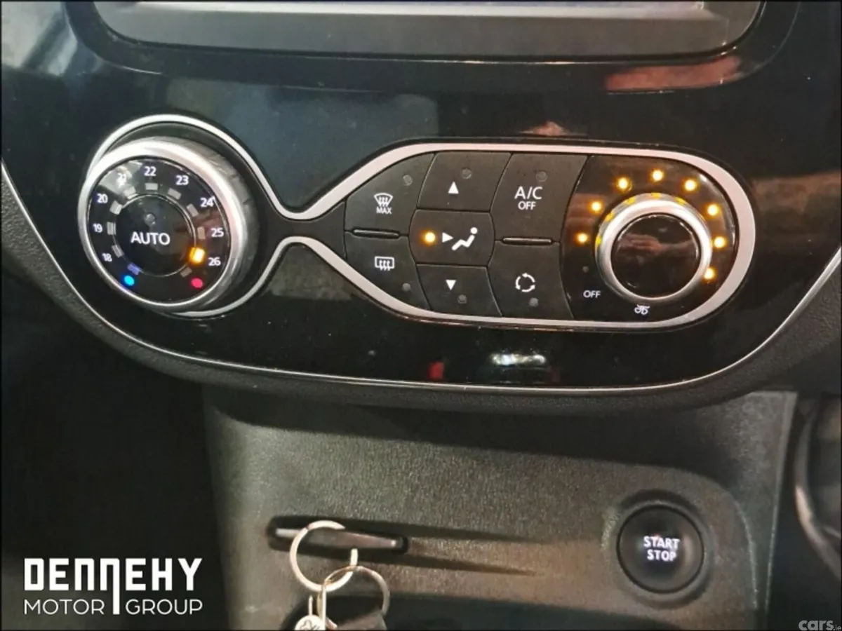 Renault Captur Hatchback, Petrol, 2019, White