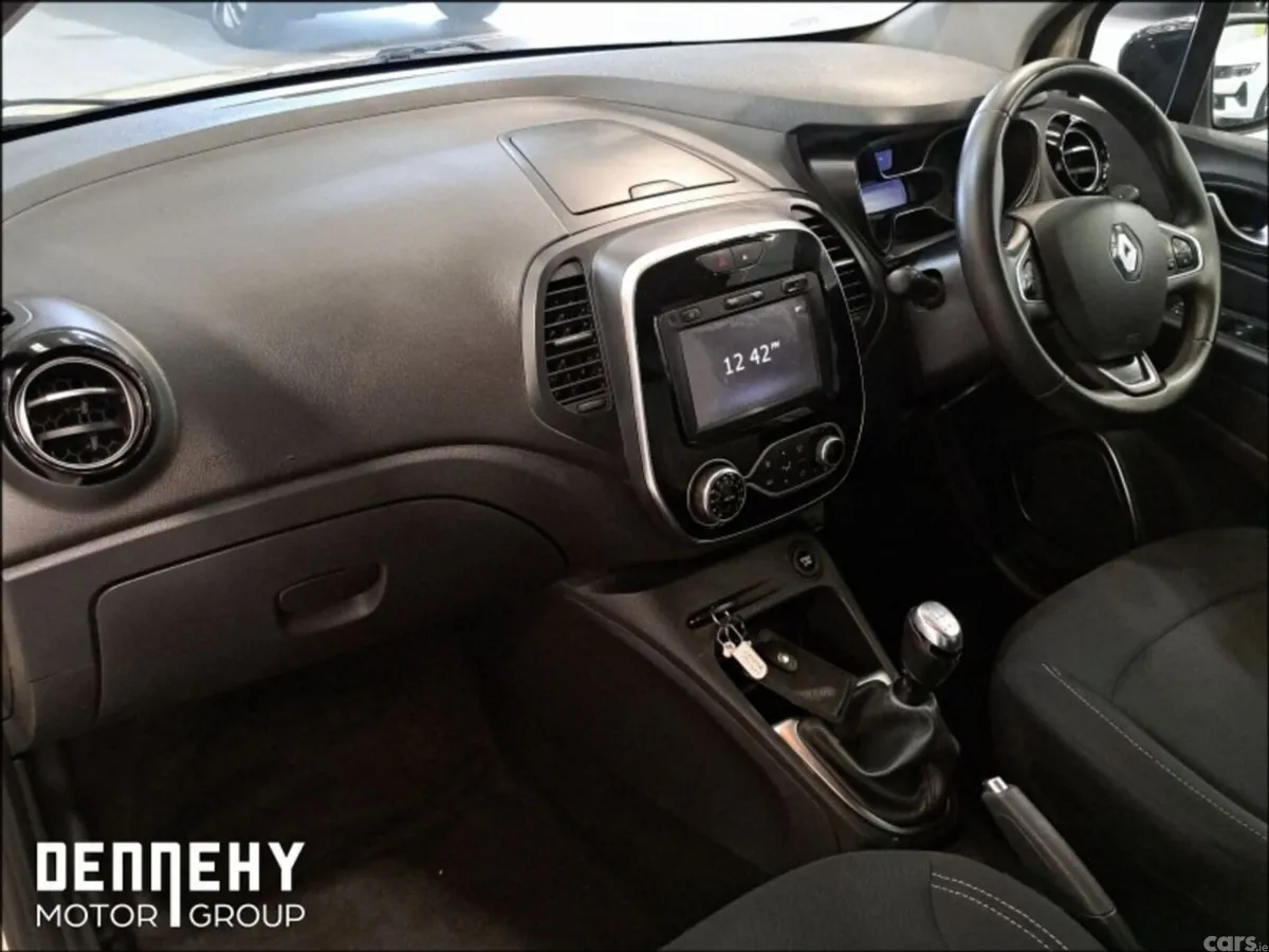 Renault Captur Hatchback, Petrol, 2019, White