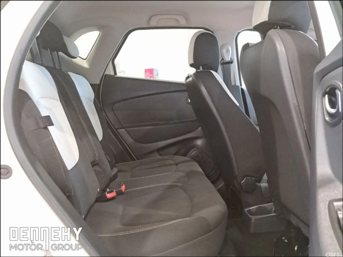 Renault Captur Hatchback, Petrol, 2019, White