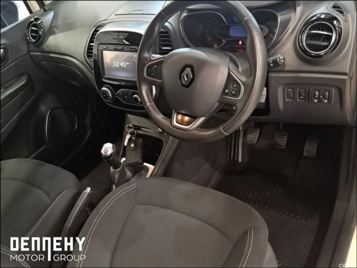 Renault Captur Hatchback, Petrol, 2019, White