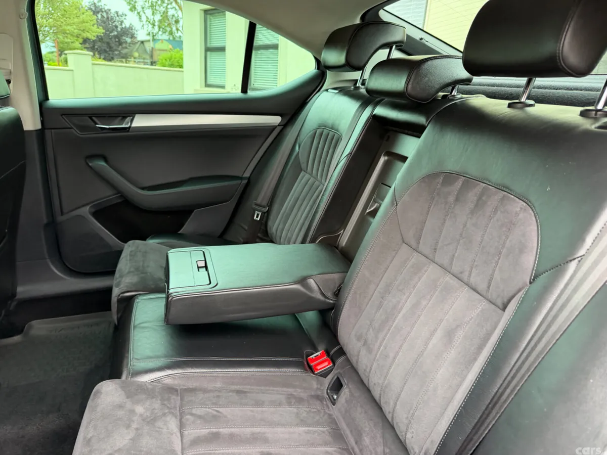 Skoda Superb Hatchback, Diesel, 2018, Grey