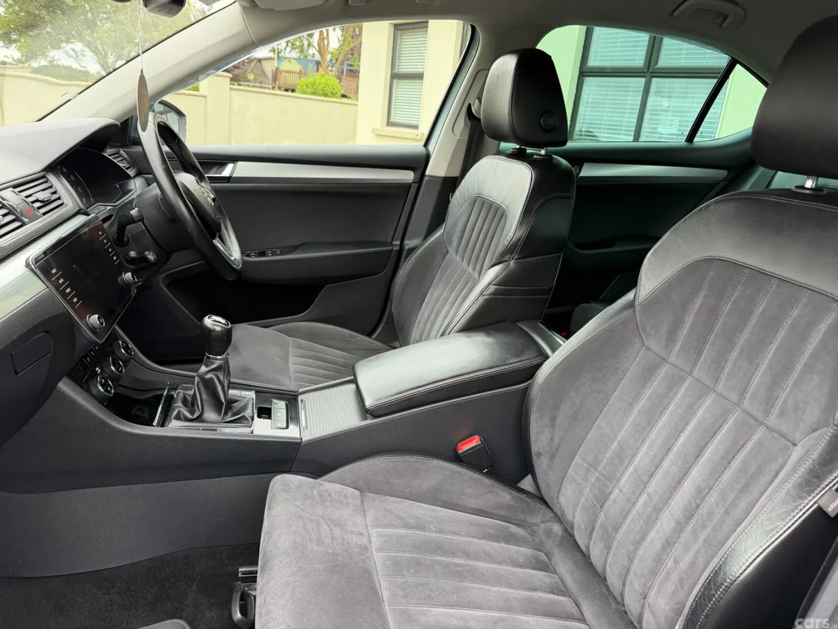 Skoda Superb Hatchback, Diesel, 2018, Grey