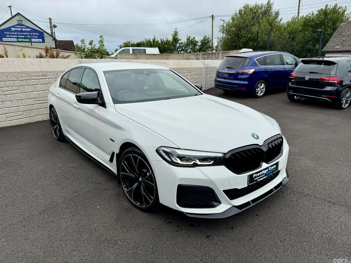 BMW 5-Series Saloon, Petrol Hybrid, 2022, White